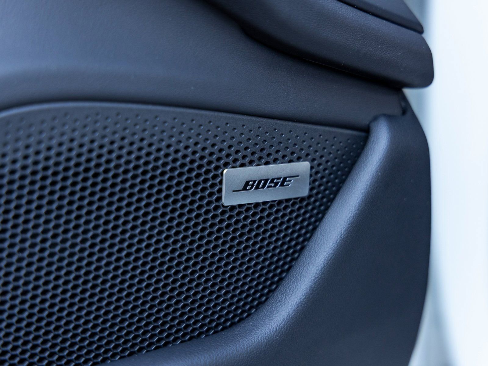 Used 2023 Porsche Taycan Turbo image 23