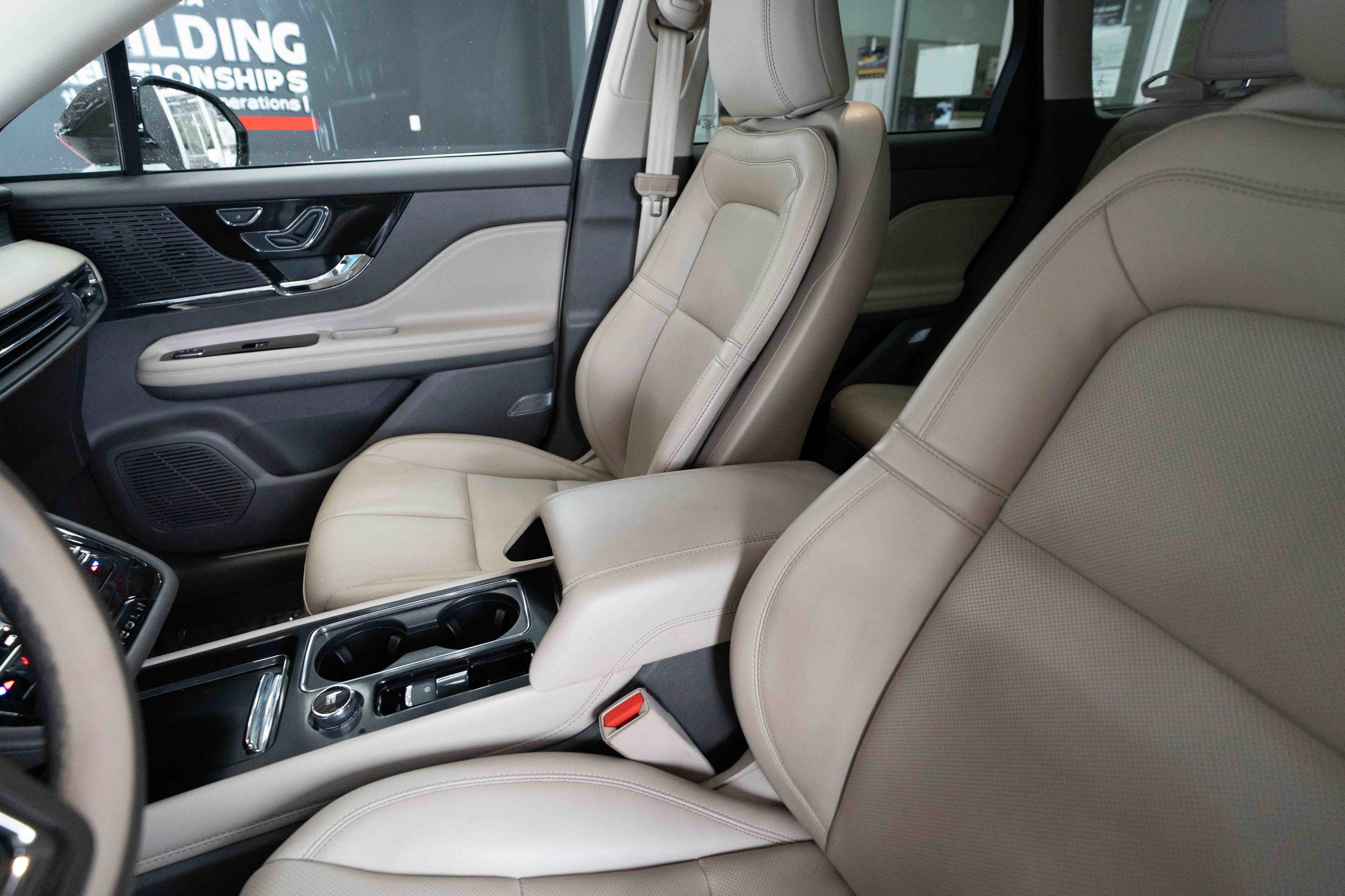 Used 2022 Lincoln Corsair AWD w/ Equipment Group 101A image 10