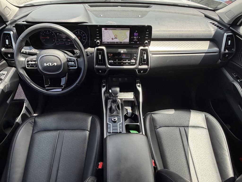 Used 2022 Kia Sorento S FWD image 12