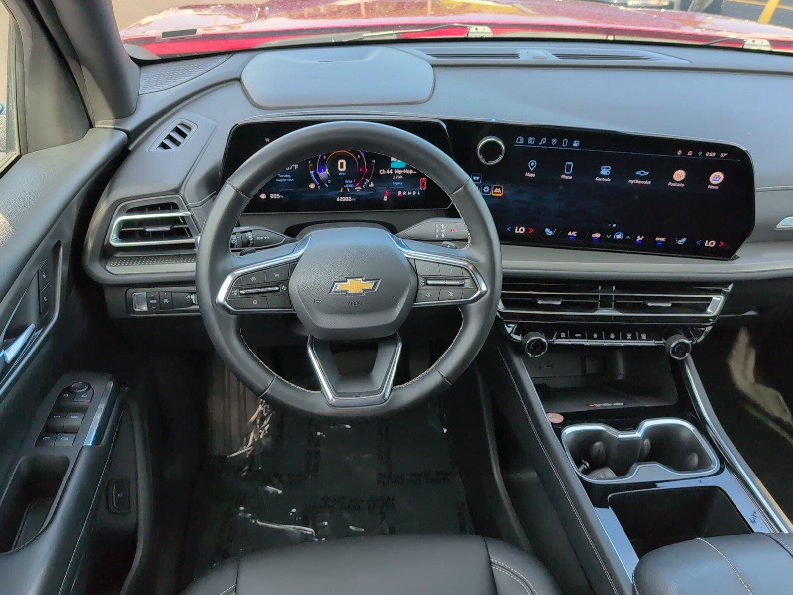 Certified 2025 Chevrolet Traverse LT FWD image 29