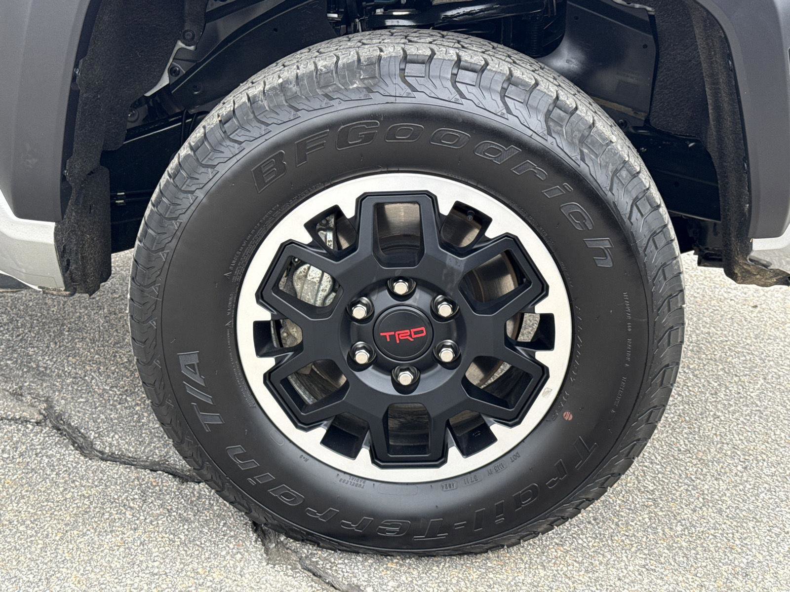Used 2025 Toyota Tacoma TRD Off-Road AWD/4WD image 9