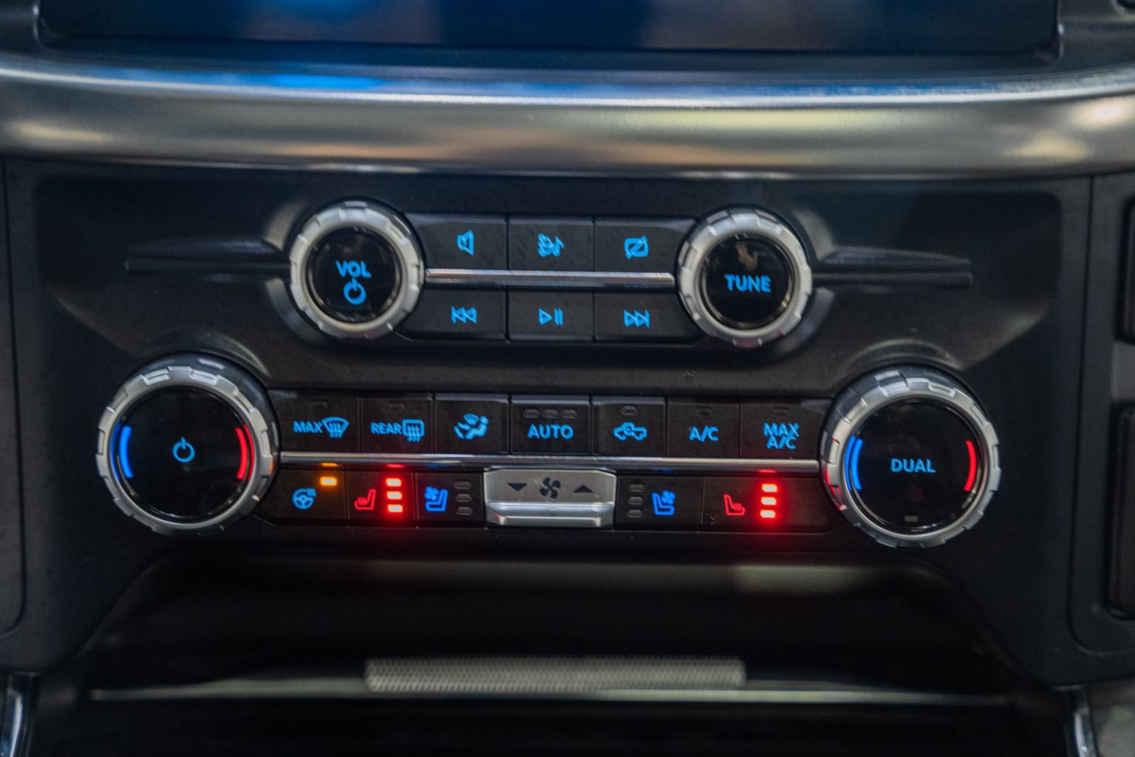 Certified 2023 Ford F150 Lariat w/ Equipment Group 502A High image 32