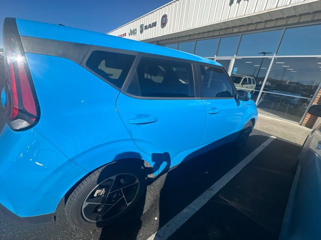Used 2023 Kia Soul EX FWD image 7
