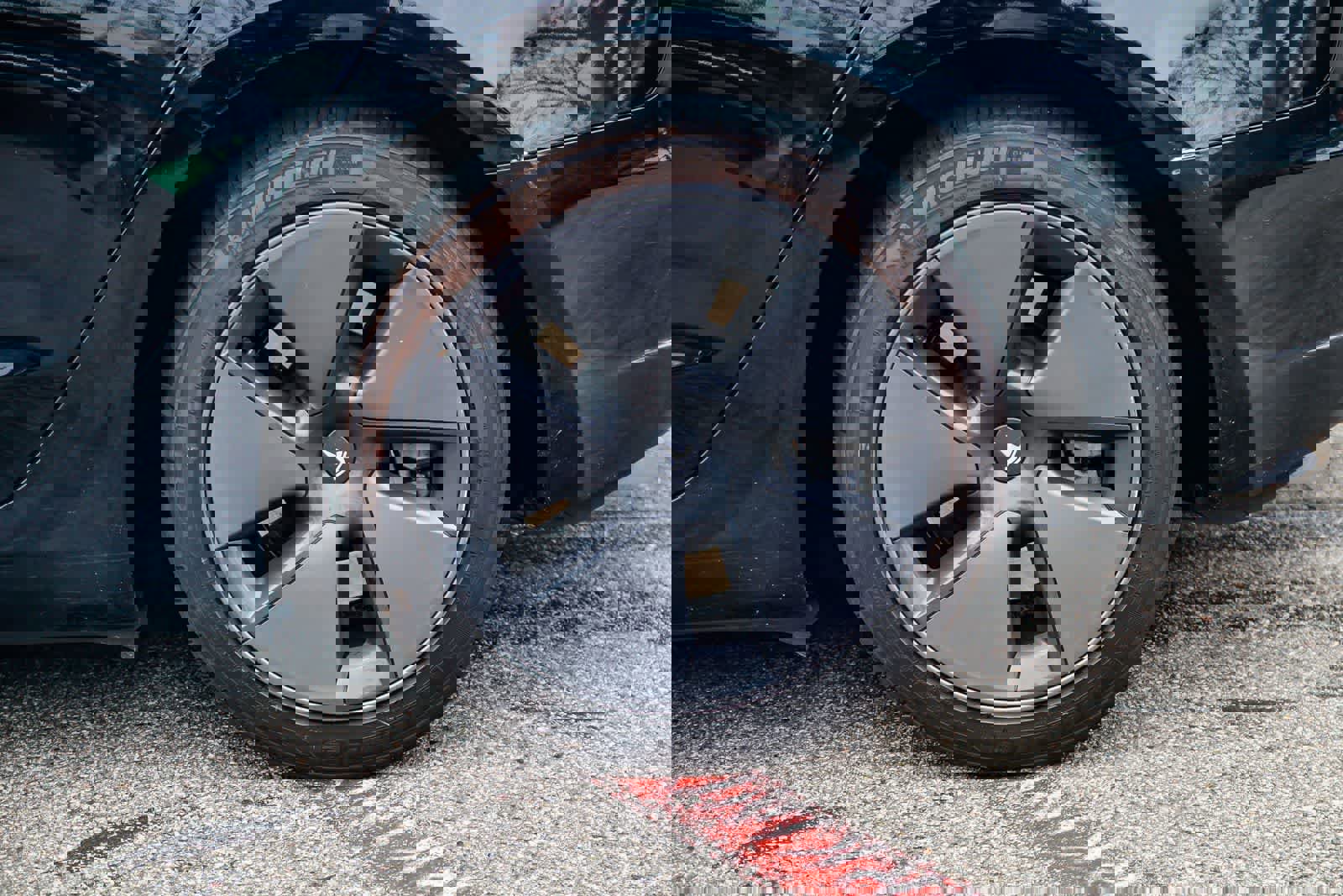 Used 2023 Tesla Model 3 Standard Range image 8