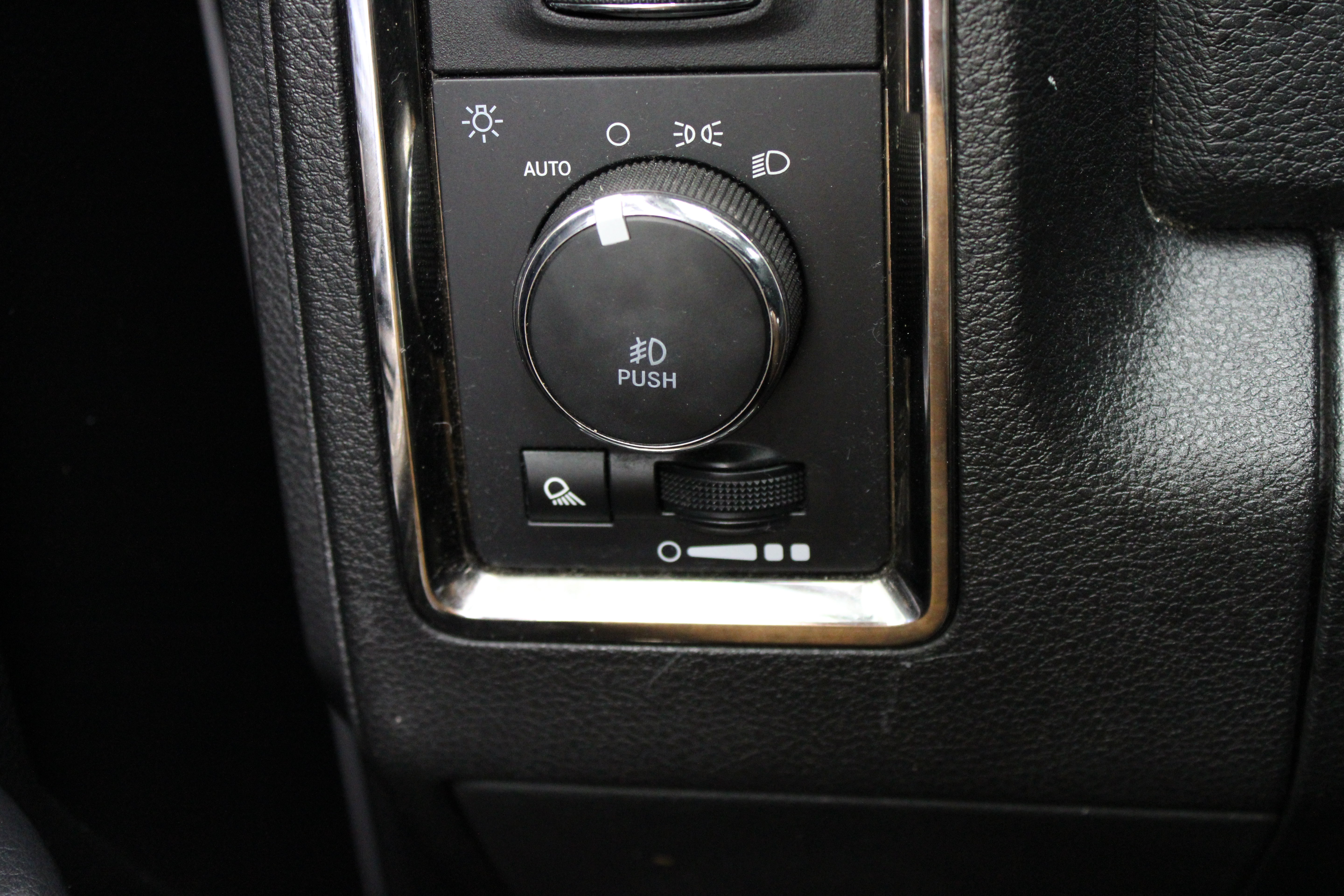 Used 2018 RAM 1500 Sport AWD/4WD image 29