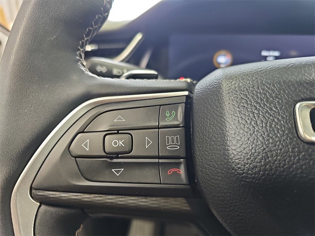 Used 2023 Jeep Grand Cherokee Altitude image 17