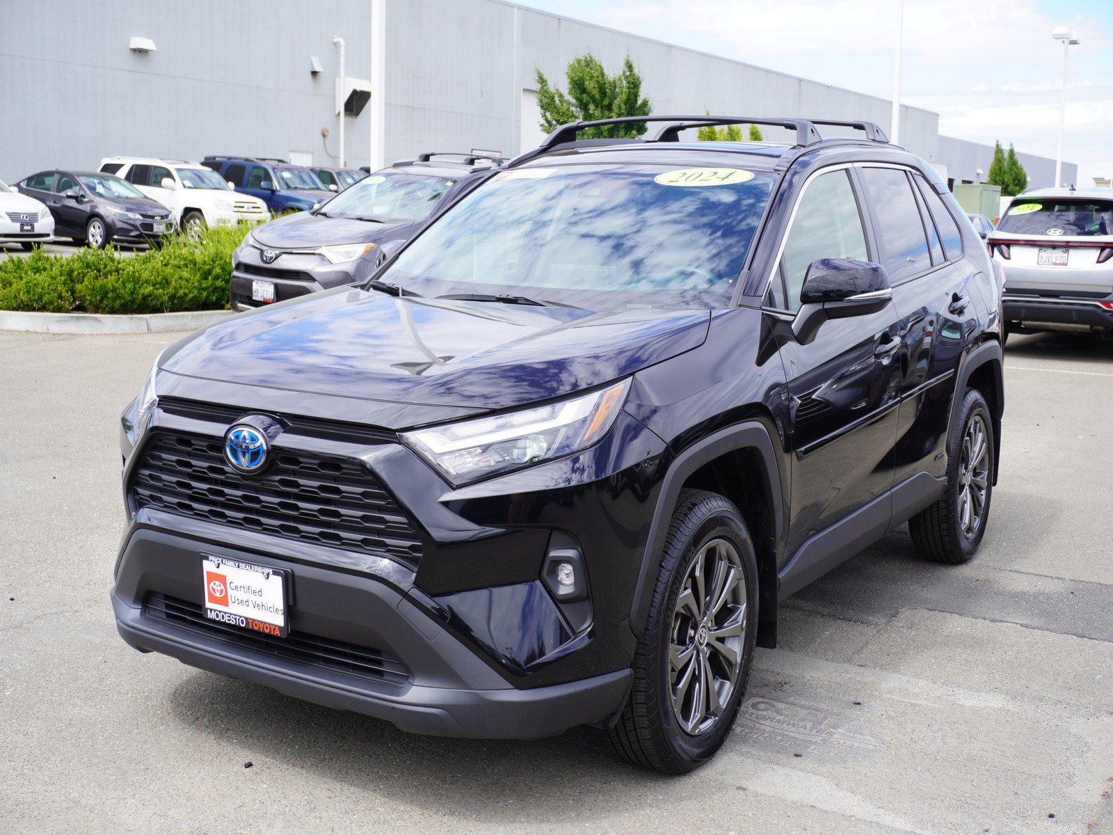 Used 2024 Toyota RAV4 XLE Premium w/ Weather Package AWD/4WD image 7