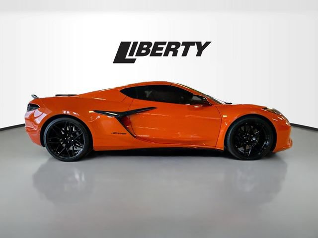 Used 2025 Chevrolet Corvette Z06 w/ Battery Protection Package image 8