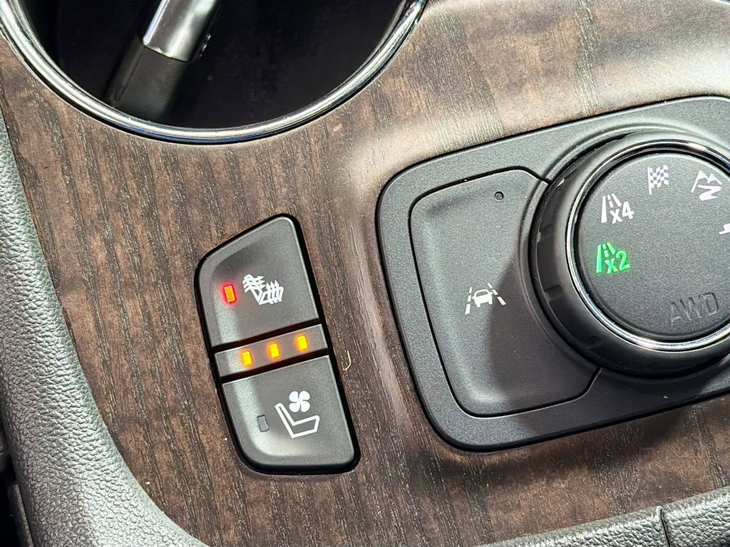 Used 2020 GMC Acadia Denali w/ Trailering Package image 22