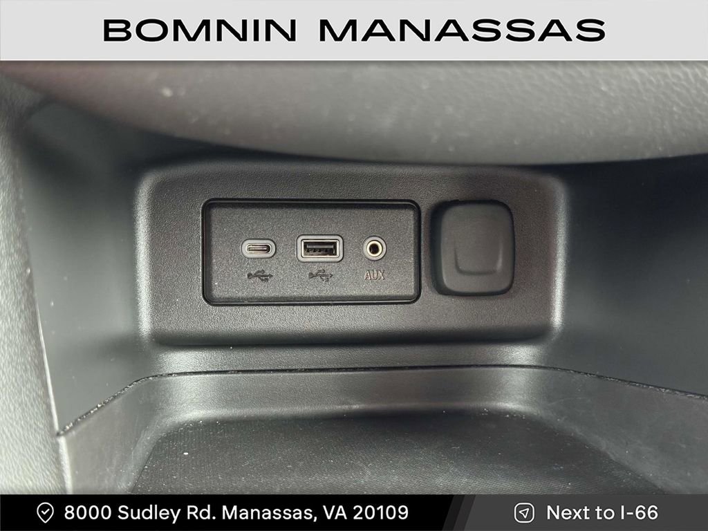 Used 2023 Chevrolet Equinox LT image 24