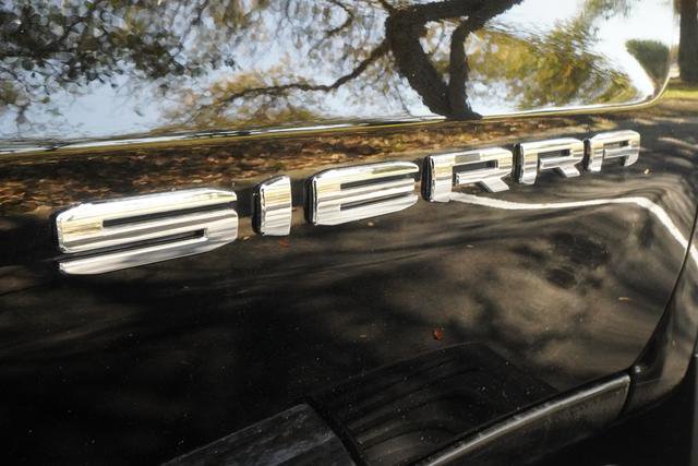 Used 2025 GMC Sierra 1500 SLT w/ SLT Premium Plus Package image 48