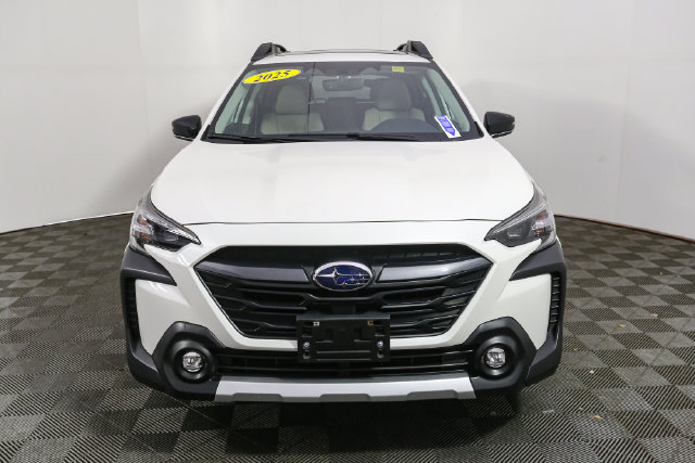 Used 2025 Subaru Outback Limited AWD/4WD image 4