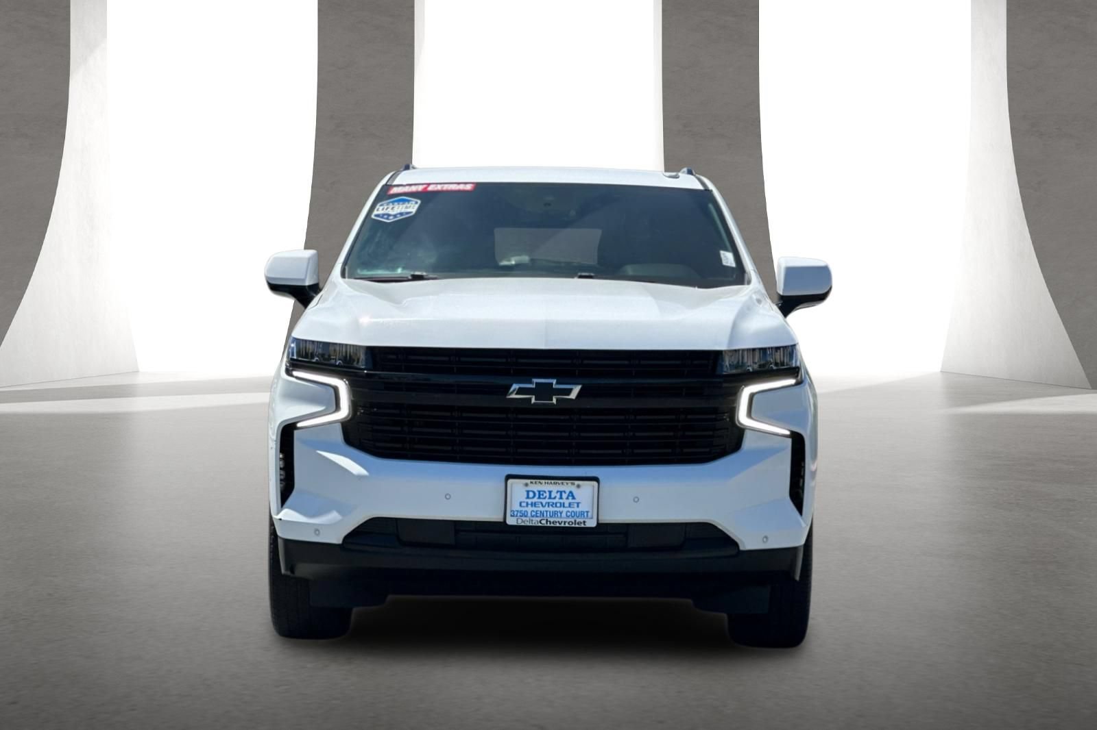 Used 2024 Chevrolet Suburban RST RWD image 9
