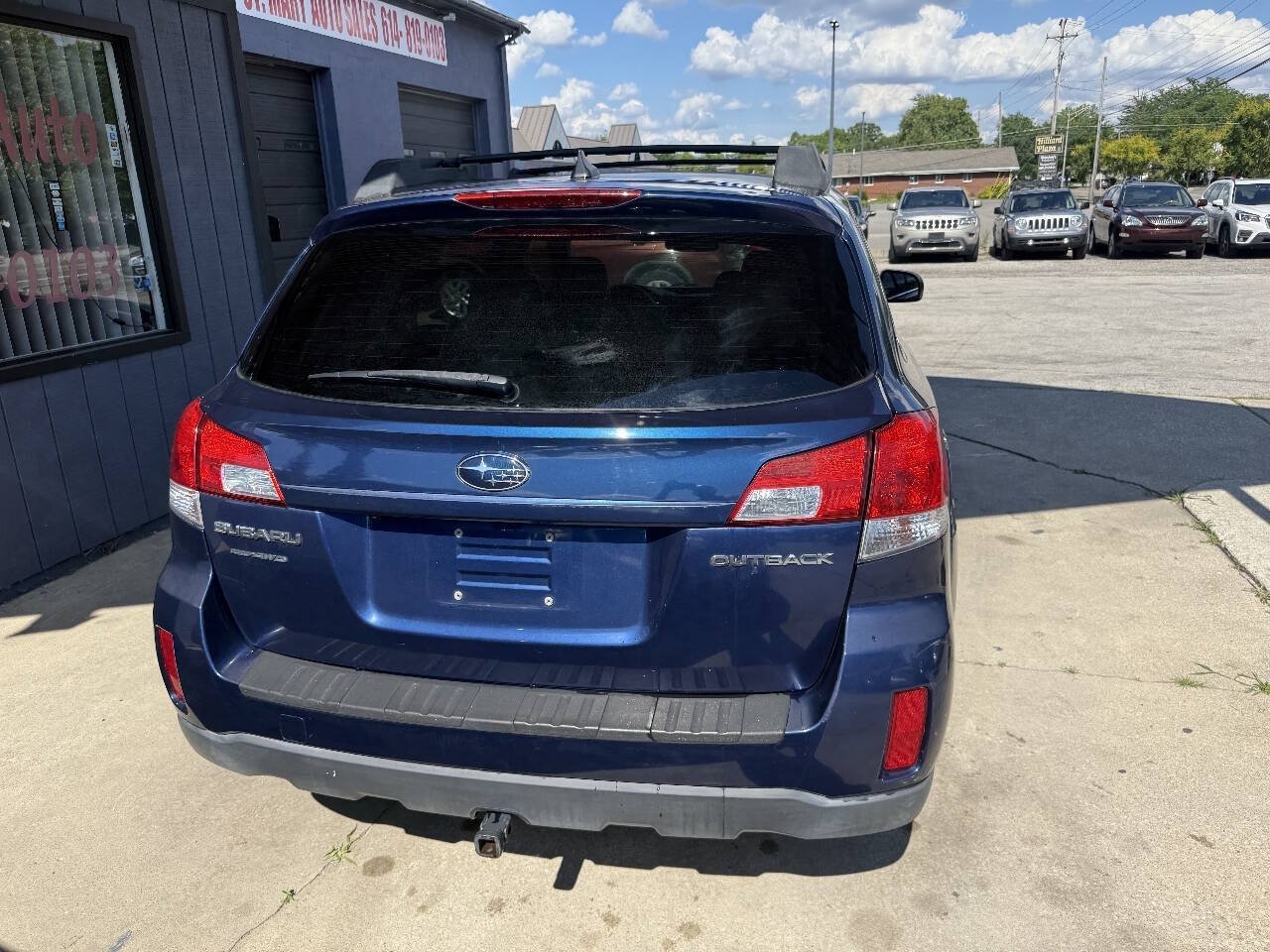 Used 2011 Subaru Outback 2.5i Limited w/ PWR Moonroof Pkg AWD/4WD image 5
