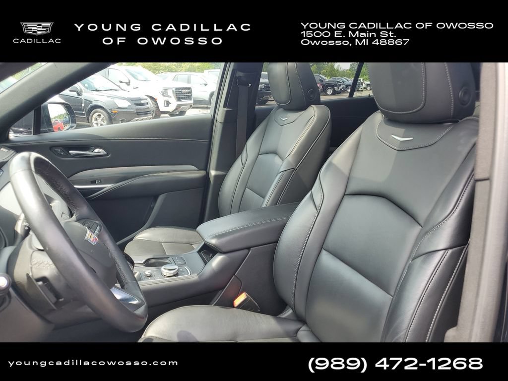 Used 2022 Cadillac XT4 Premium Luxury w/ Cold Weather Package AWD/4WD image 8