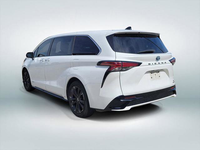 Used 2021 Toyota Sienna XSE FWD image 4