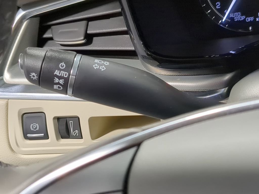 Used 2018 Cadillac XT5 Luxury w/ LPO, Wheel Lock Package image 40