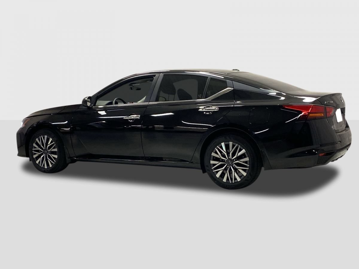 New 2026 Nissan Altima 2.5 SV FWD image 3