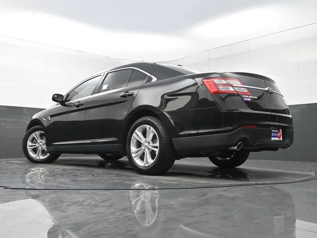 Used 2018 Ford Taurus SEL image 24