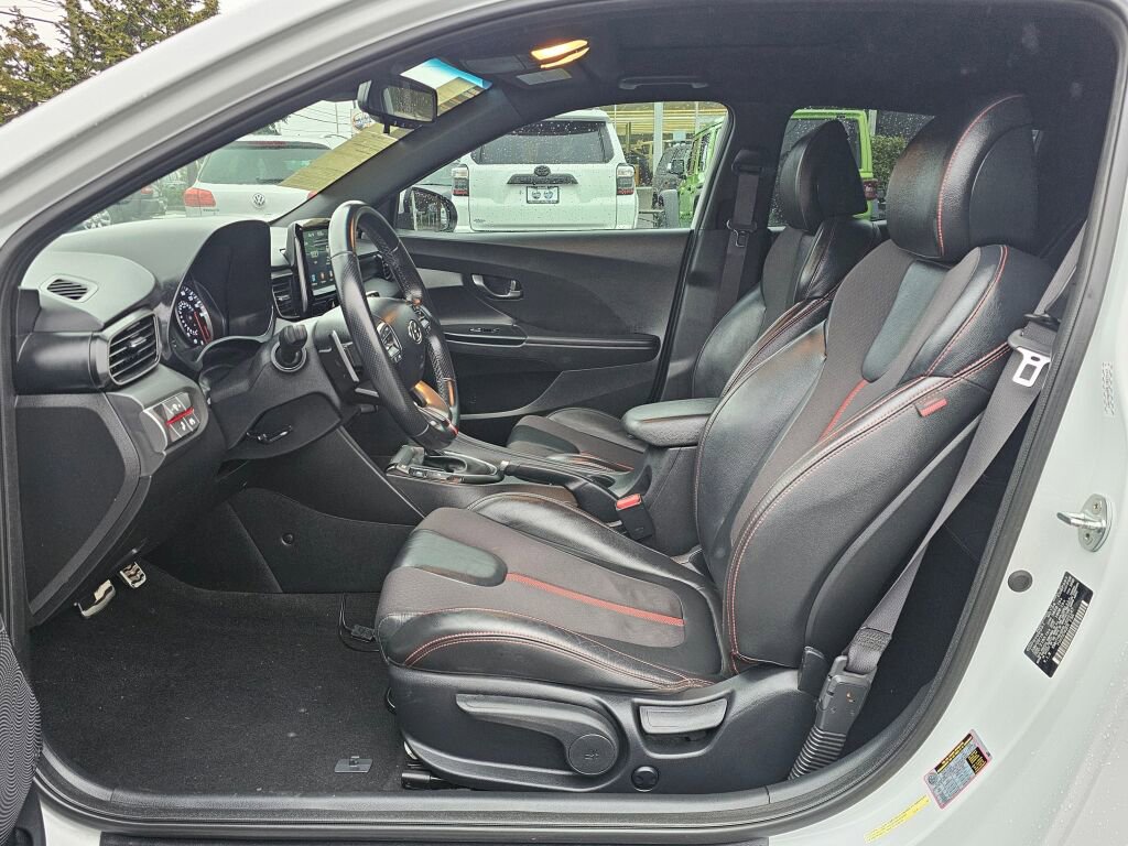 Used 2020 Hyundai Veloster Turbo image 18