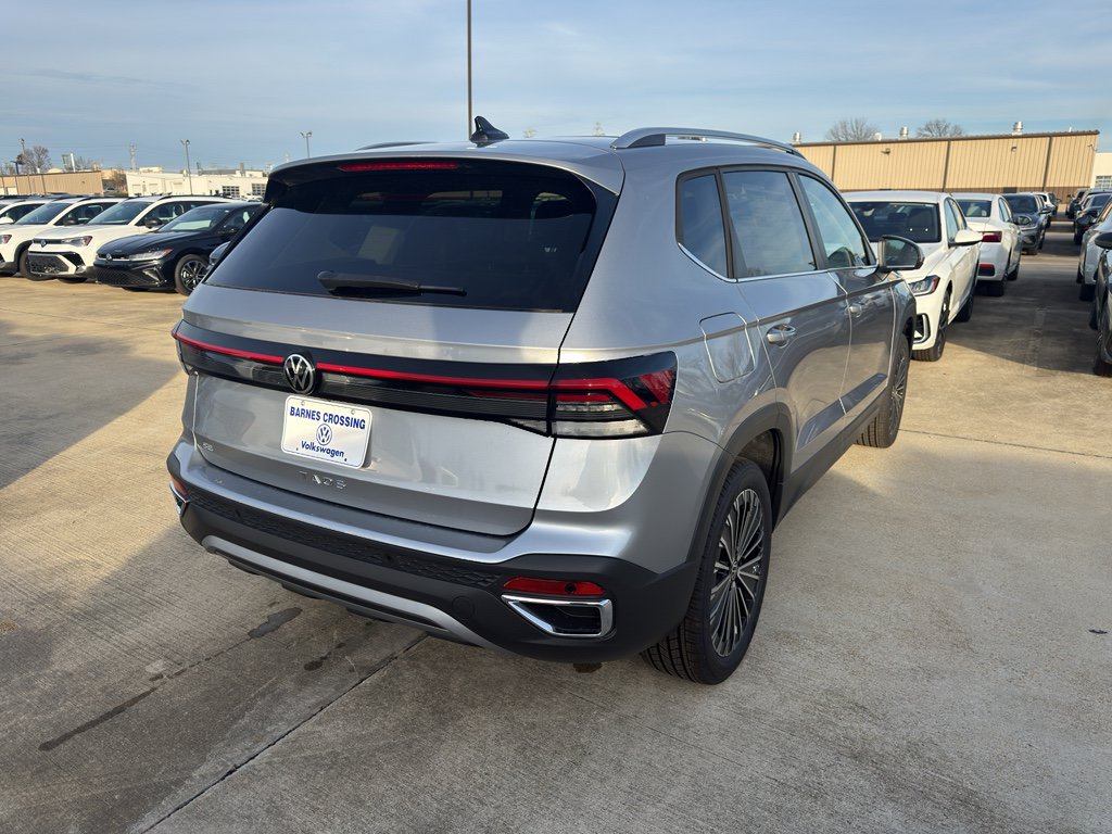 New 2026 Volkswagen Taos SE FWD image 5