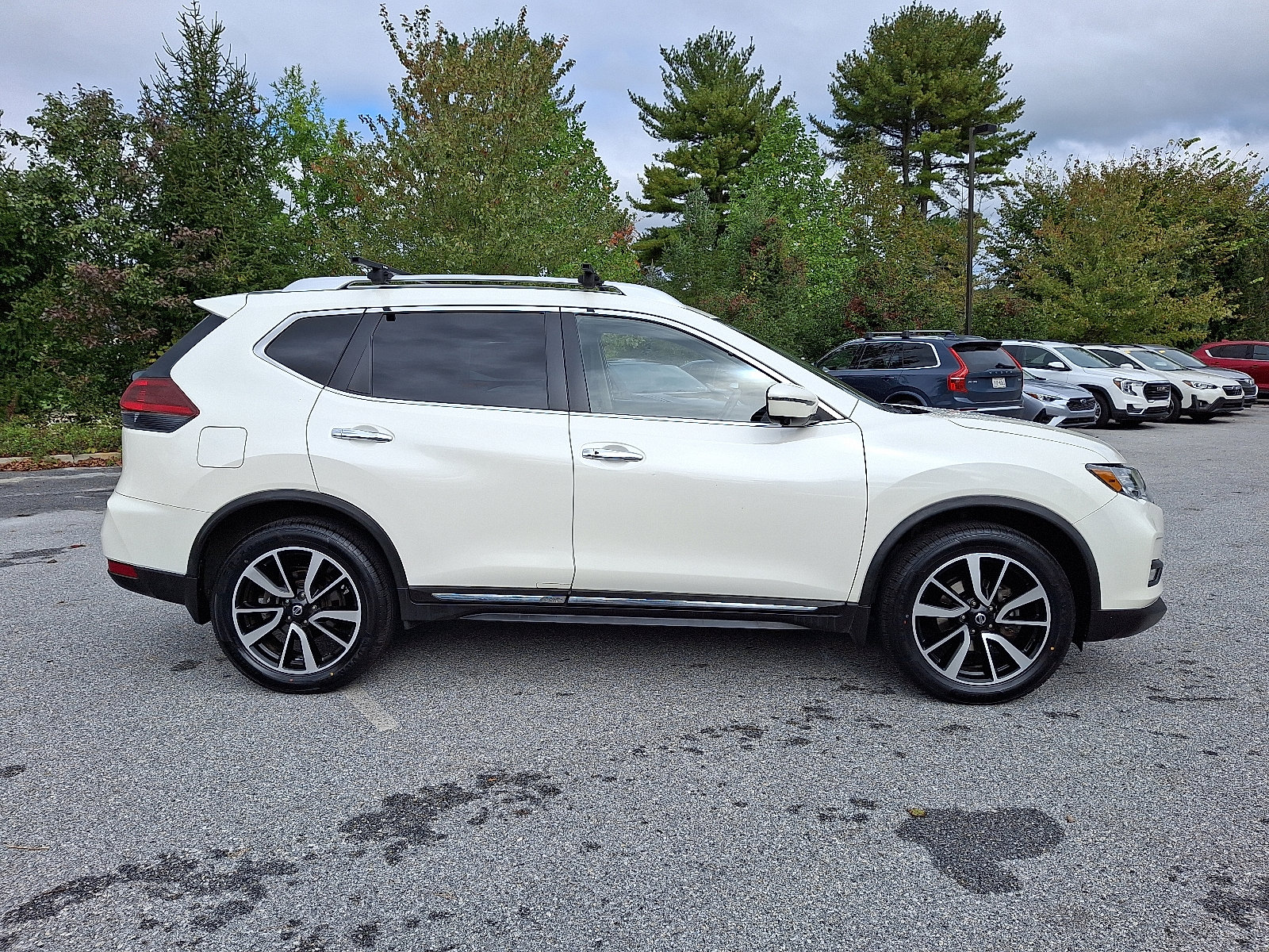 Used 2018 Nissan Rogue SL w/ Premium Package image 7