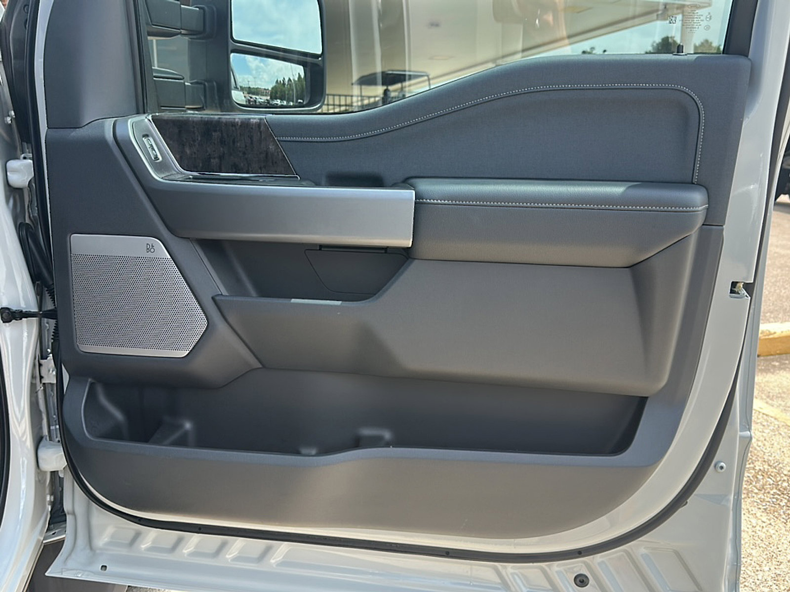 Used 2025 Ford F550 4x4 Crew Cab Super Duty image 22