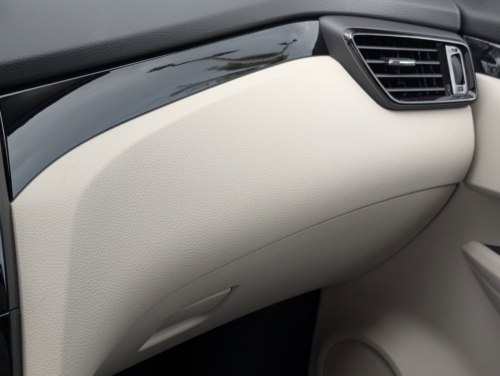 Certified 2022 Nissan Rogue Sport SL FWD image 29