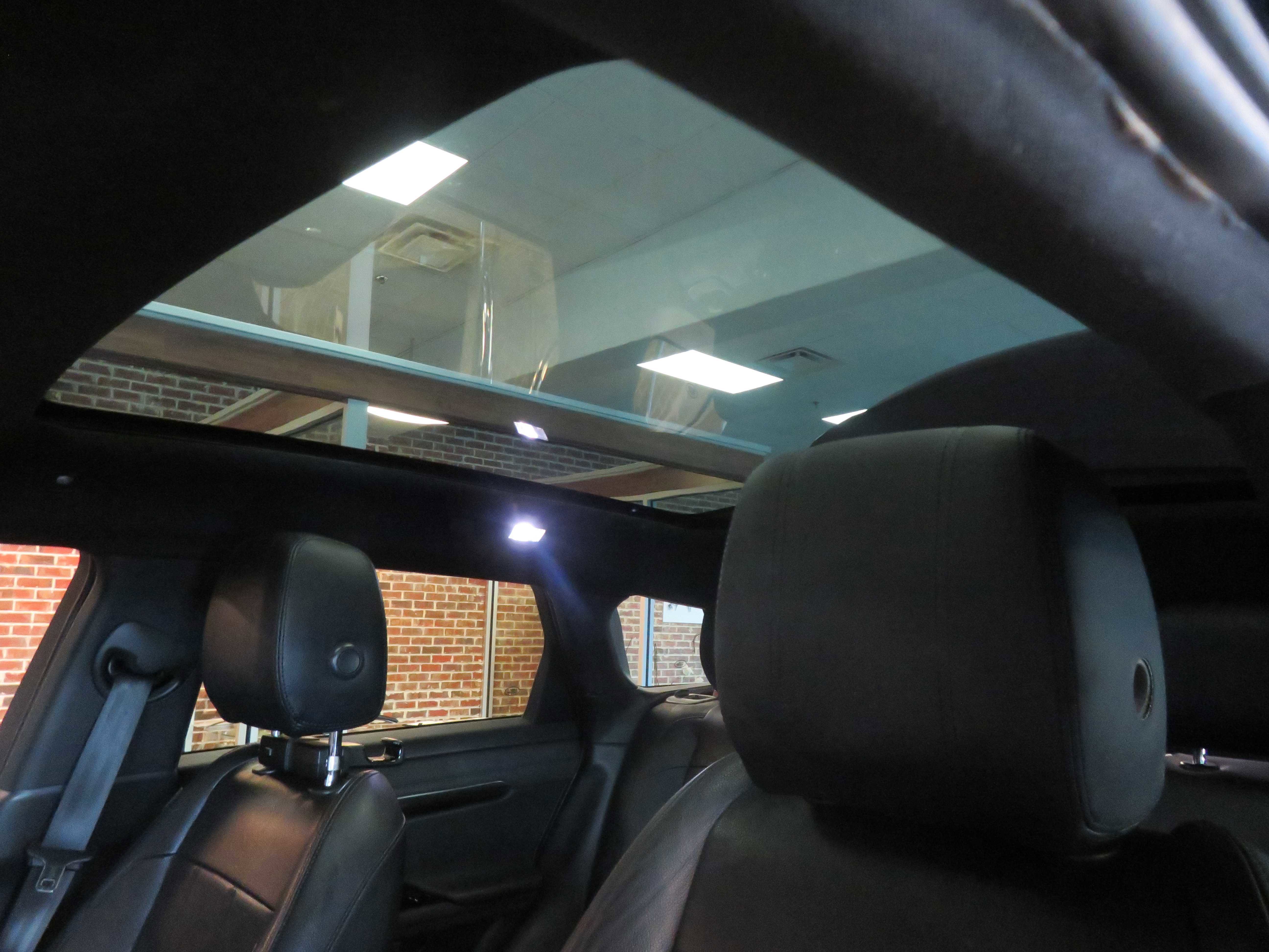 Used 2020 Land Rover Range Rover Evoque SE image 45