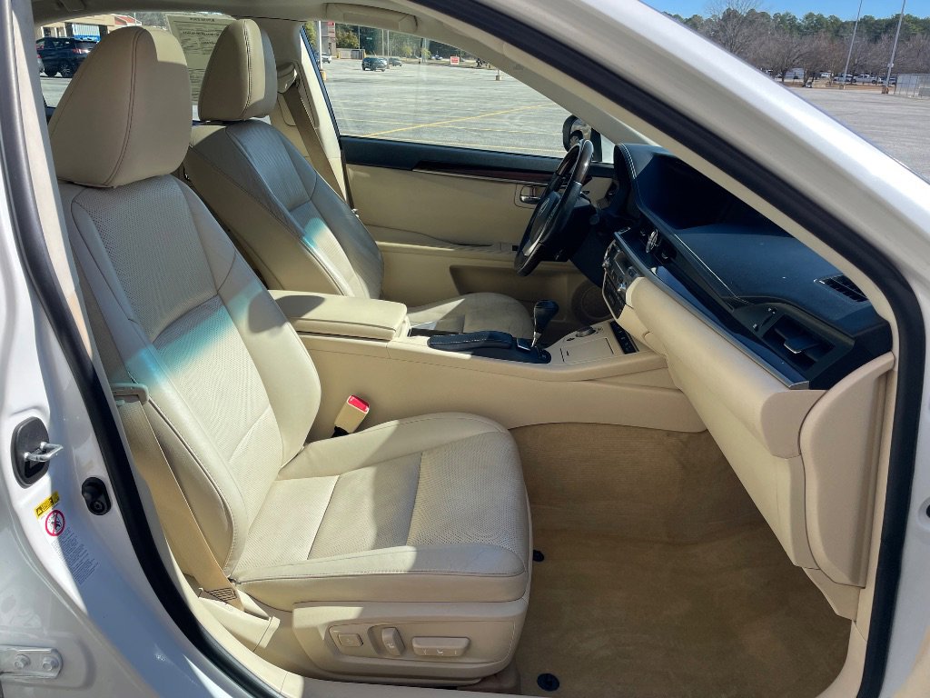 Used 2014 Lexus ES 350 Ultra Luxury w/ Luxury Package FWD image 23