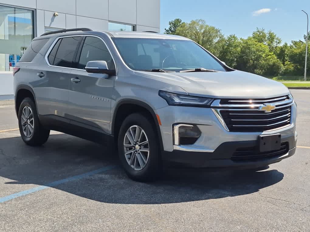 Used 2023 Chevrolet Traverse LT AWD/4WD image 2