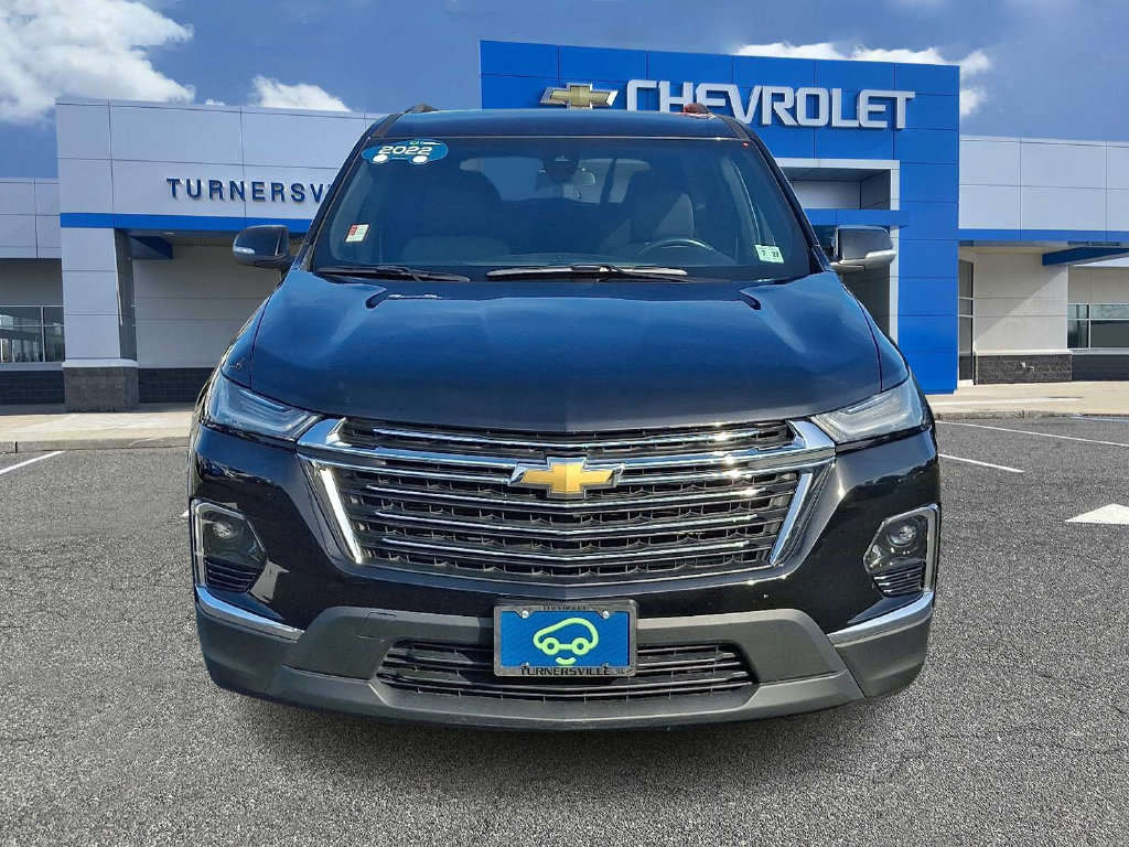 Certified 2022 Chevrolet Traverse LT FWD image 2