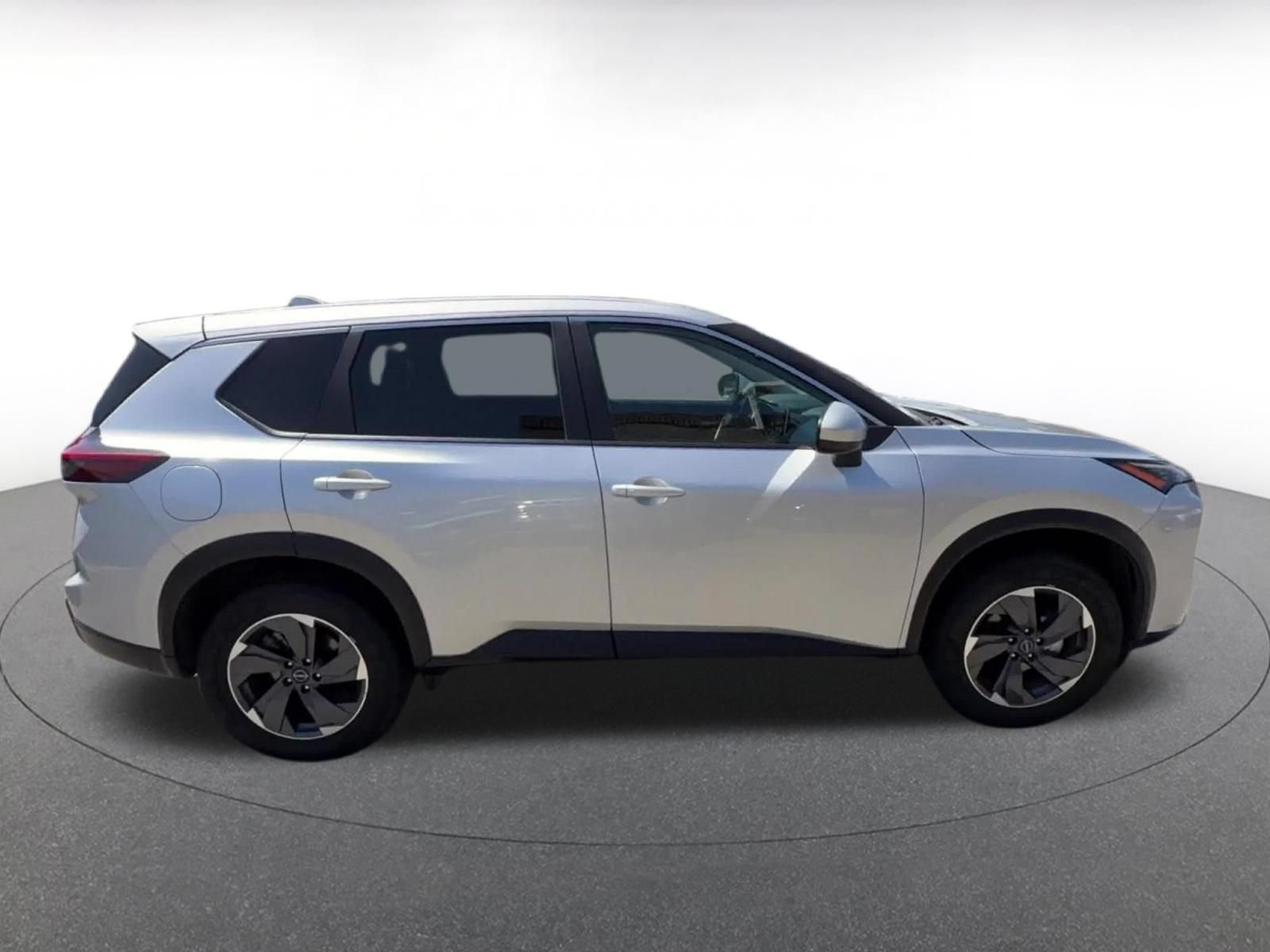 Used 2025 Nissan Rogue SV FWD image 16