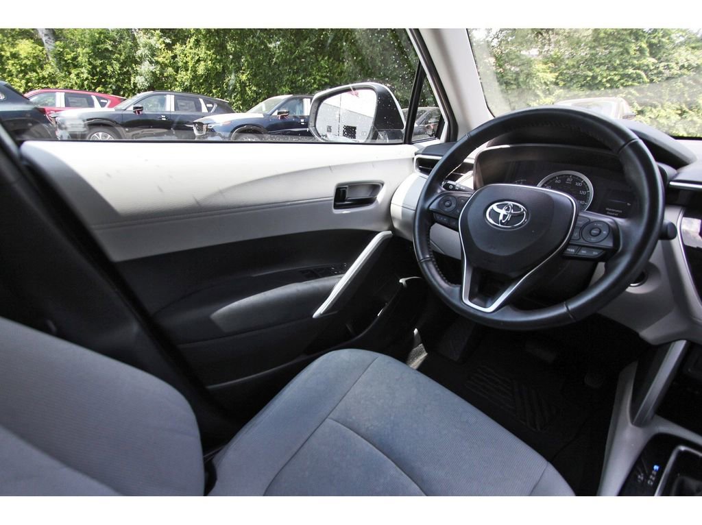 Used 2022 Toyota Corolla Cross LE FWD image 7