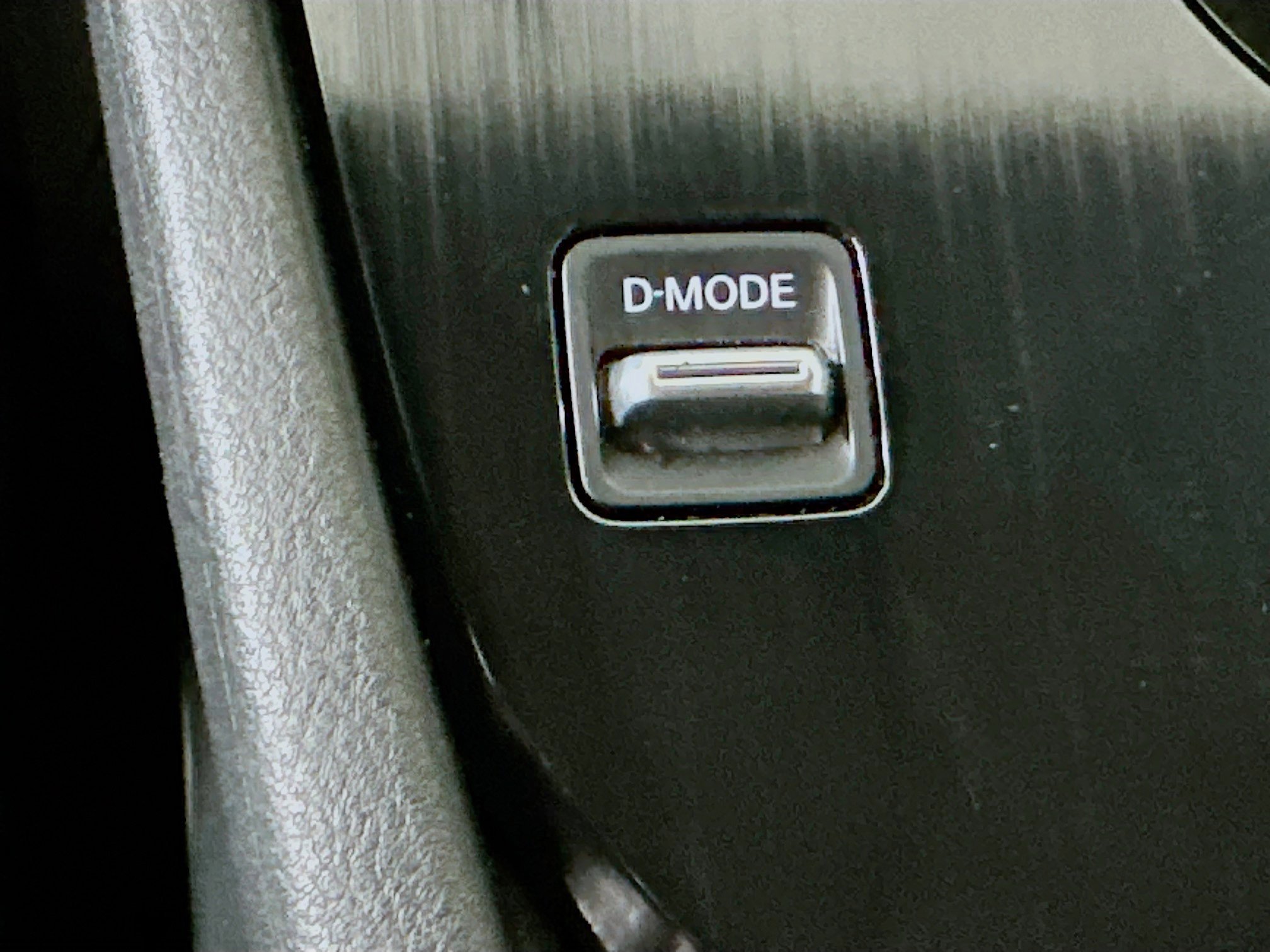 Used 2023 Nissan Rogue SV image 25