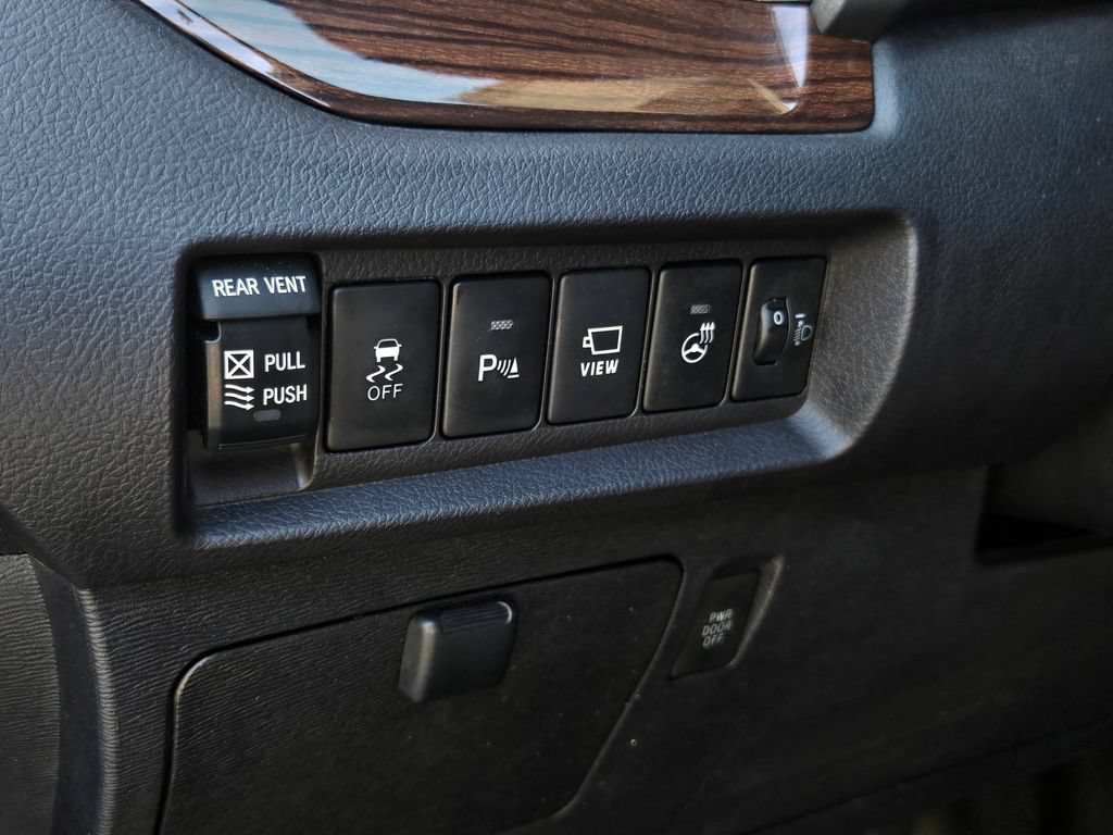 Used 2018 Toyota Sienna Limited Premium AWD/4WD image 23