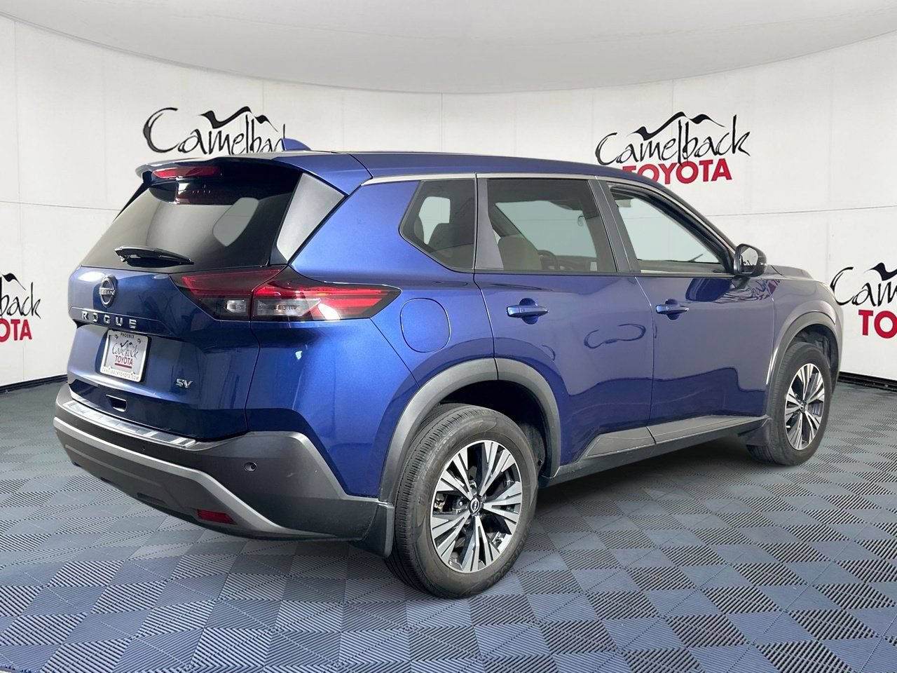 Used 2023 Nissan Rogue SV FWD image 7