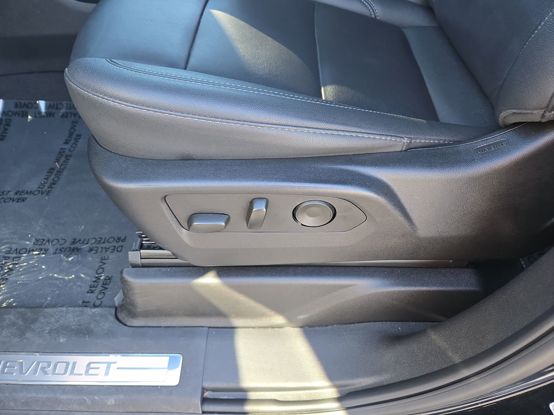 Used 2025 Chevrolet Tahoe LT image 33