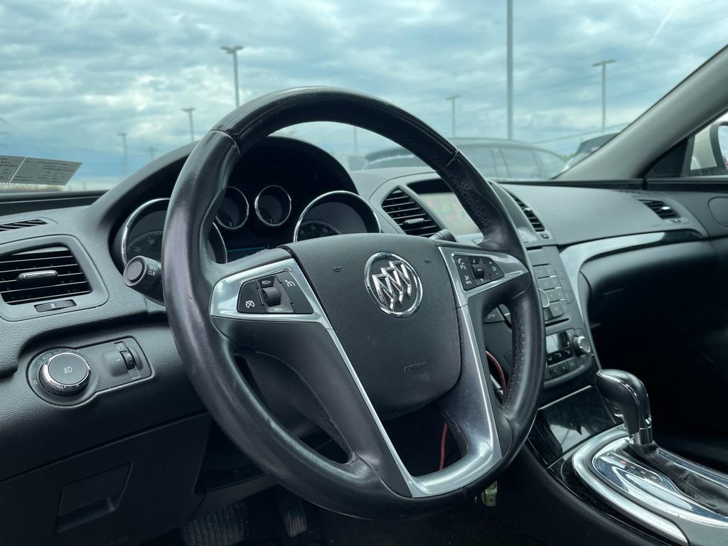 Used 2013 Buick Regal Leather FWD image 9