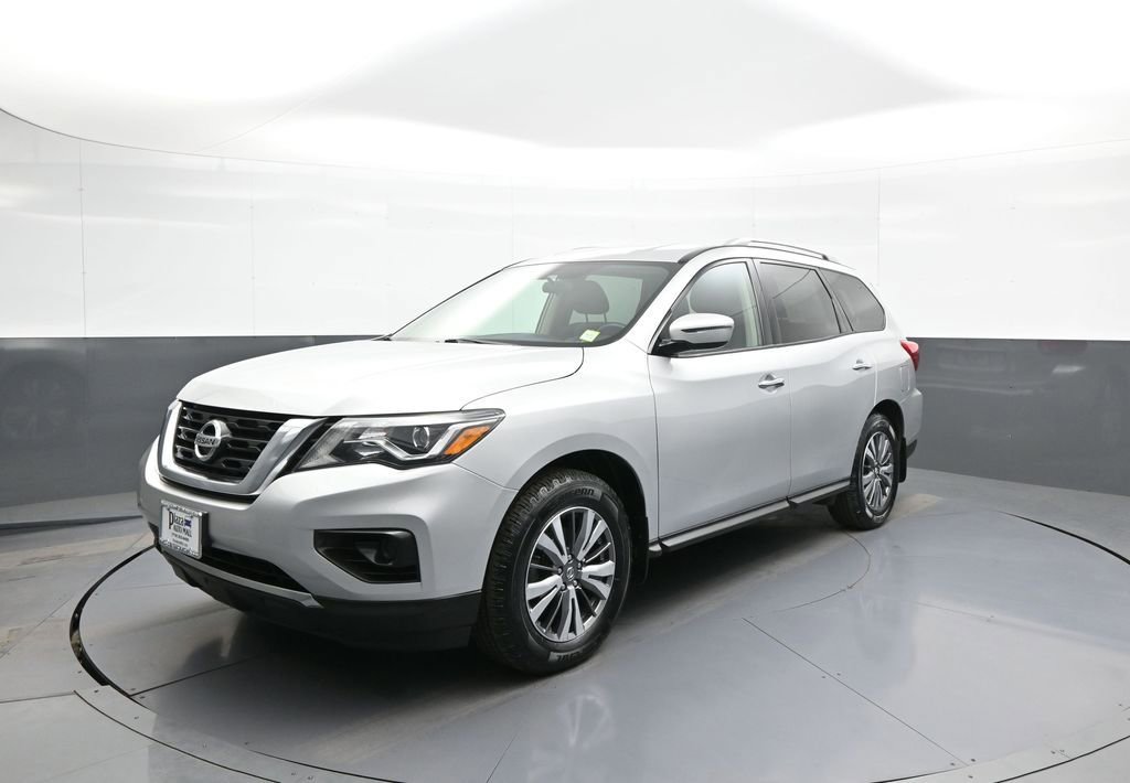Used 2019 Nissan Pathfinder S AWD/4WD image 1