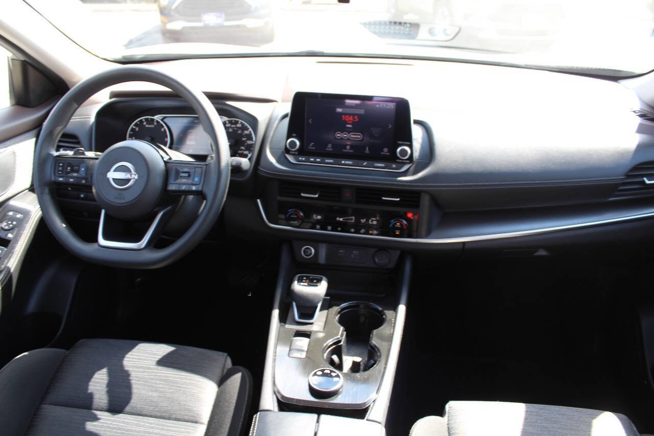 Used 2023 Nissan Rogue SV image 23