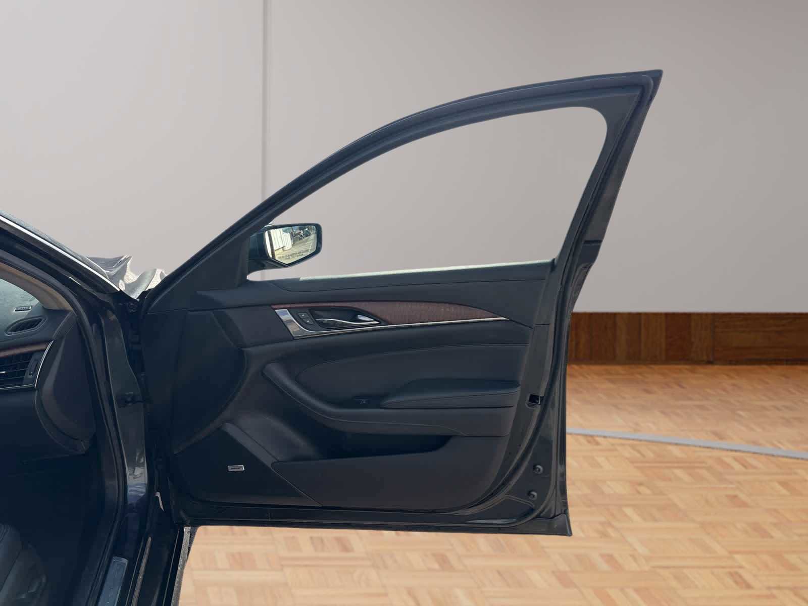 Used 2018 Cadillac CTS Luxury RWD image 15
