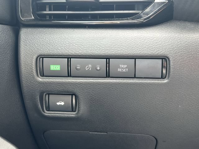 Used 2025 Nissan Sentra SV FWD image 28