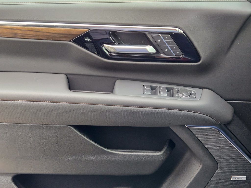 New 2026 Chevrolet Tahoe High Country AWD/4WD image 19