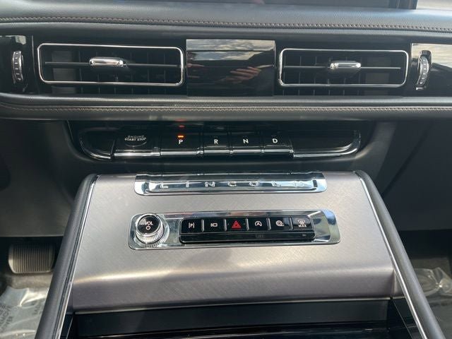 Certified 2025 Lincoln Aviator AWD image 34