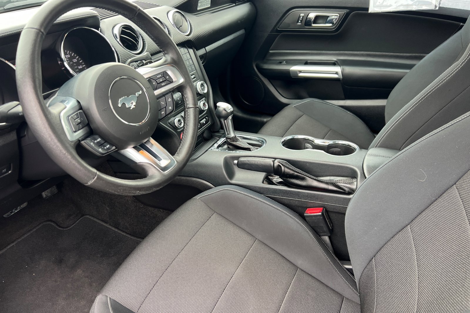 Used 2015 Ford Mustang Coupe image 10