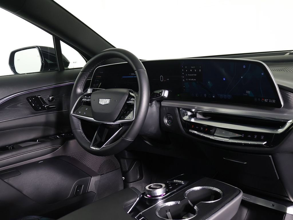 Used 2024 Cadillac Lyriq Luxury RWD image 28