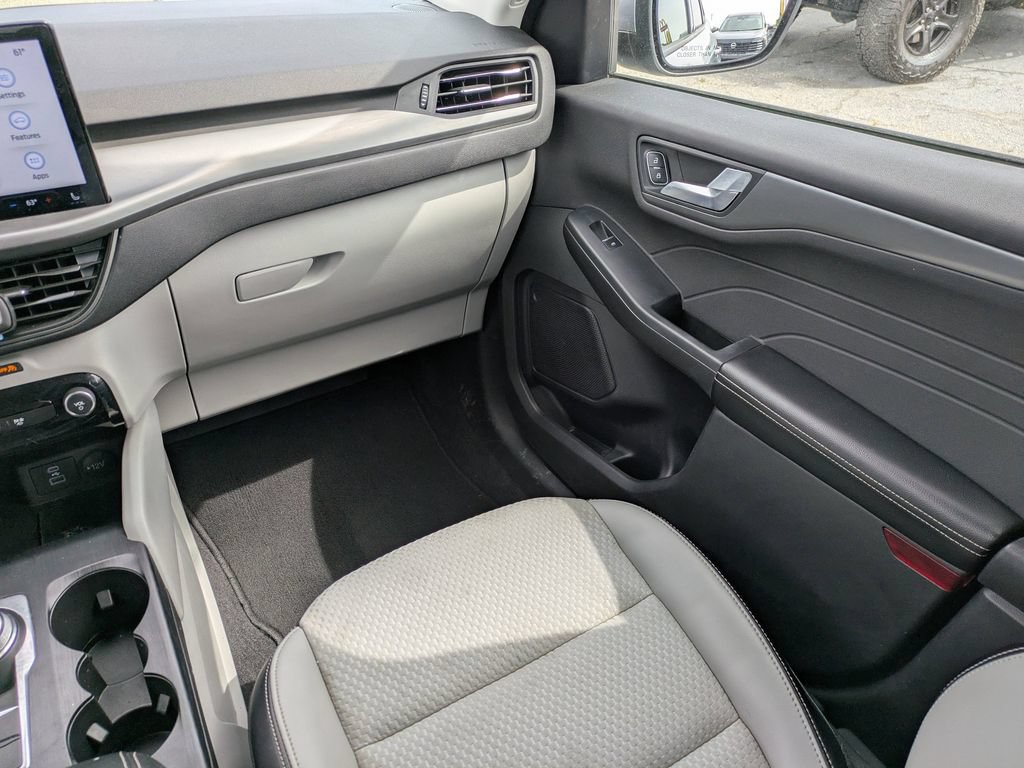 Used 2023 Ford Escape SE FWD image 18