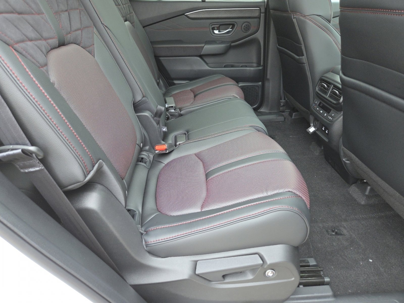 New 2026 Honda Pilot Black Edition image 24