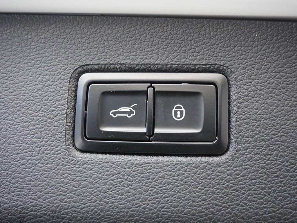 Used 2019 Bentley Bentayga image 76